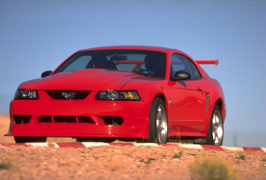  Ford Mustang SVT Cobra R 2000 года  (фото 45 из 128)